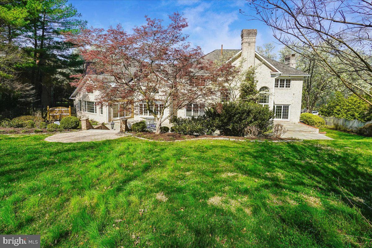 8013 Greenwich Woods Drive photo 13