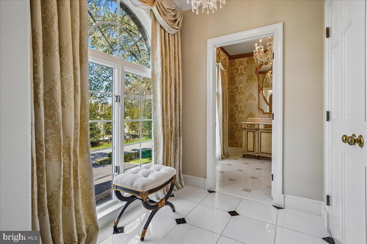 8013 Greenwich Woods Drive photo 32
