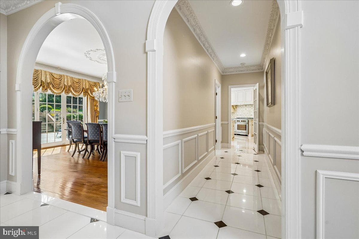 8013 Greenwich Woods Drive photo 34