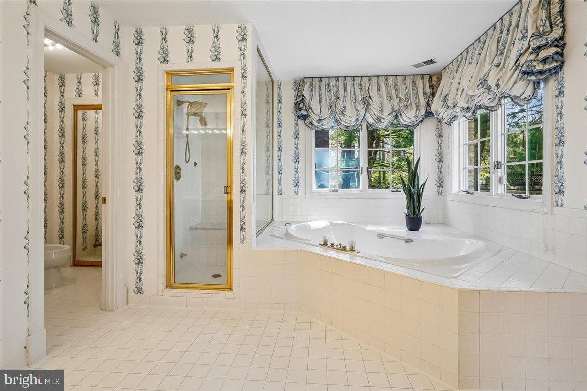 8013 Greenwich Woods Drive photo 68