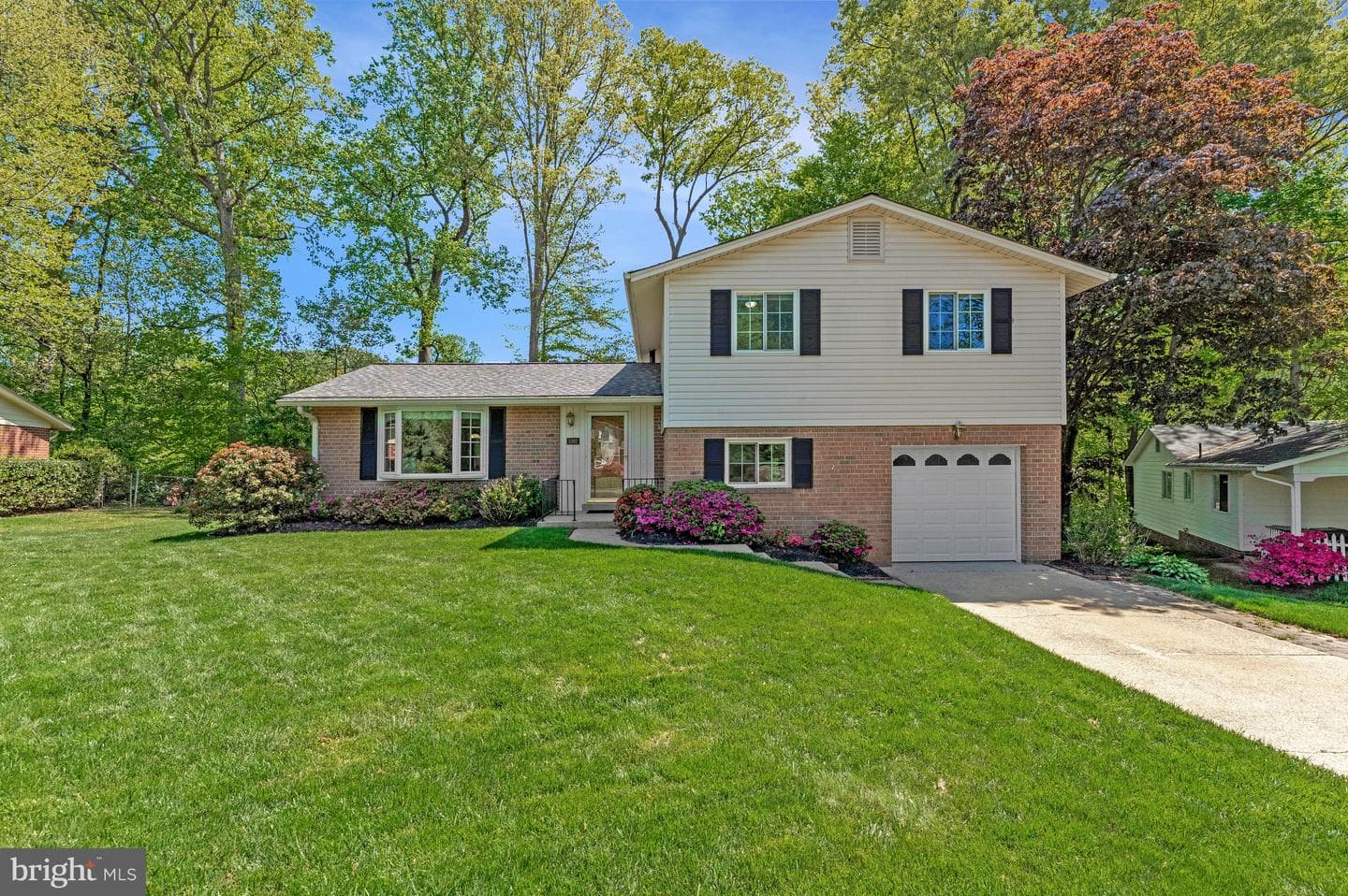 5392 Gainsborough Drive