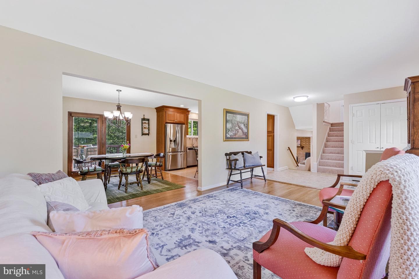 5392 Gainsborough Drive photo 11
