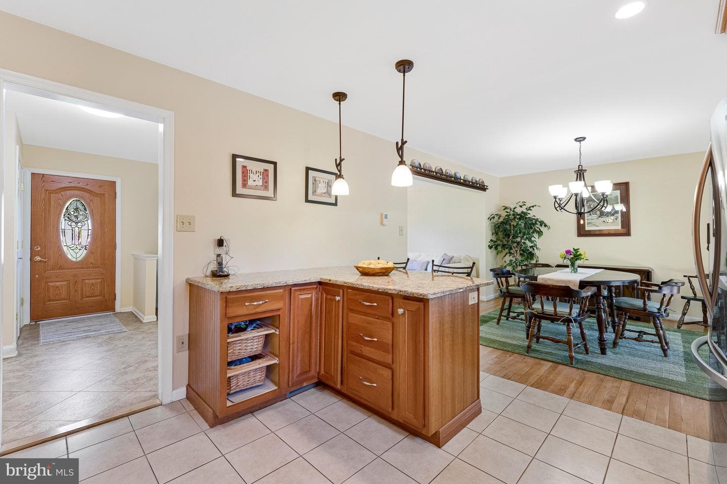 5392 Gainsborough Drive photo 14