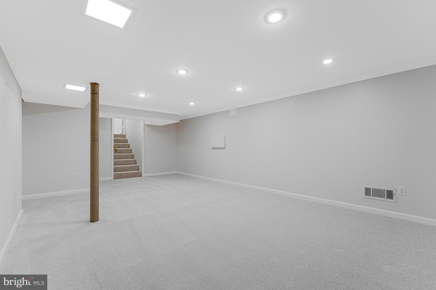 5392 Gainsborough Drive photo 26