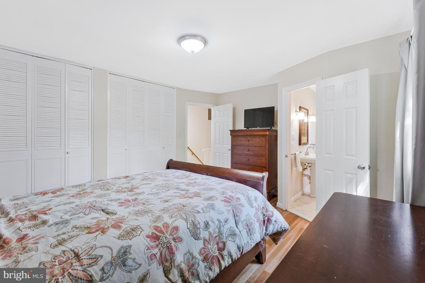5392 Gainsborough Drive photo 29