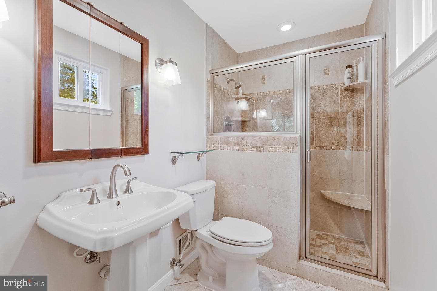 5392 Gainsborough Drive photo 32