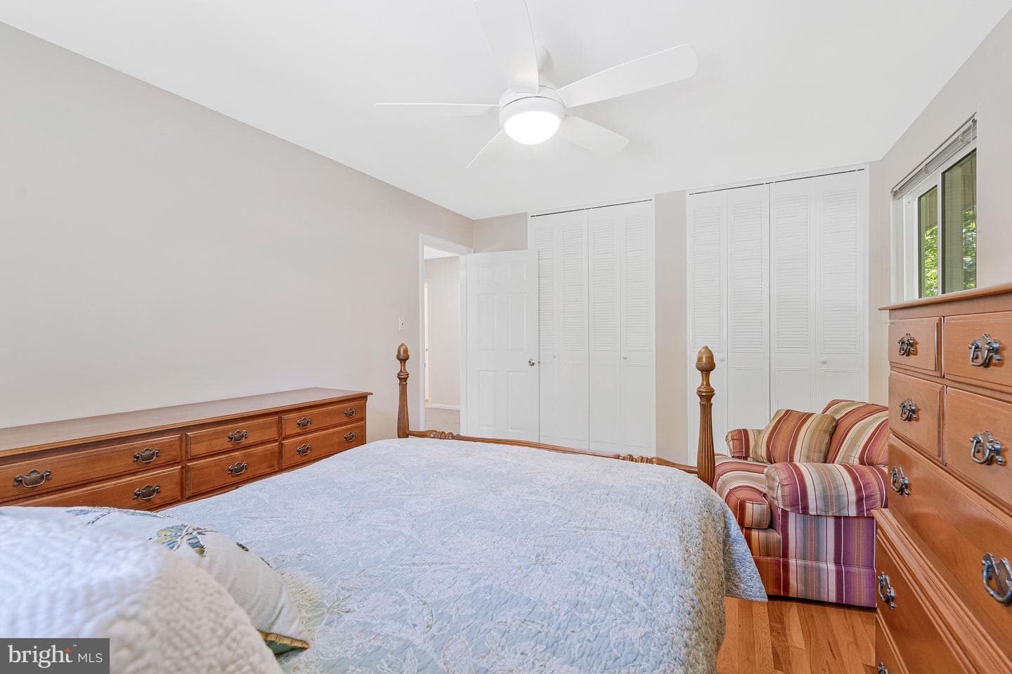 5392 Gainsborough Drive photo 34