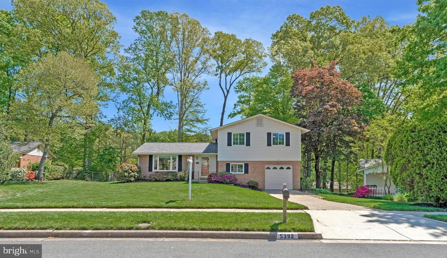 5392 Gainsborough Drive photo 4