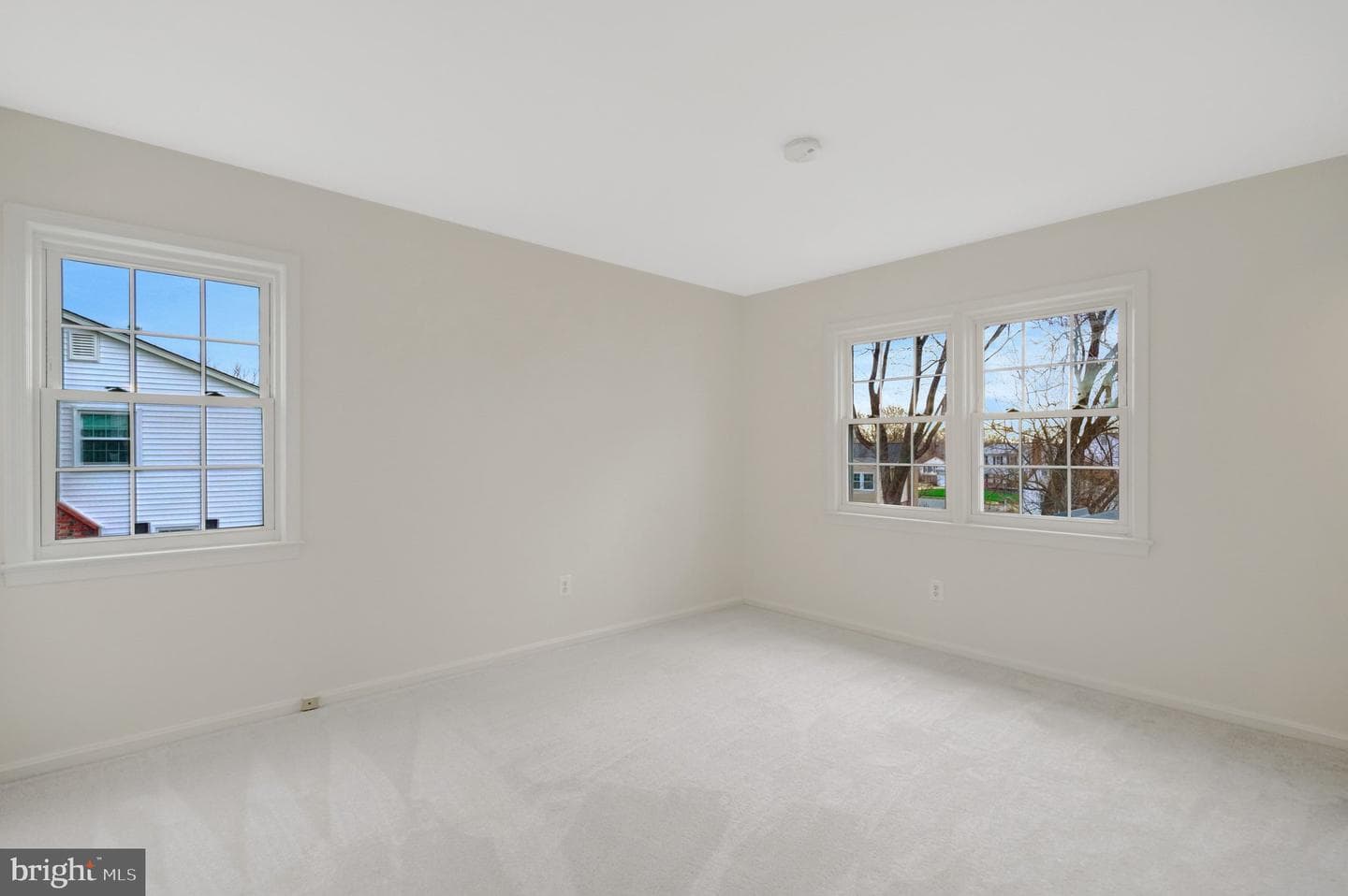 7627 Luton Place photo 29