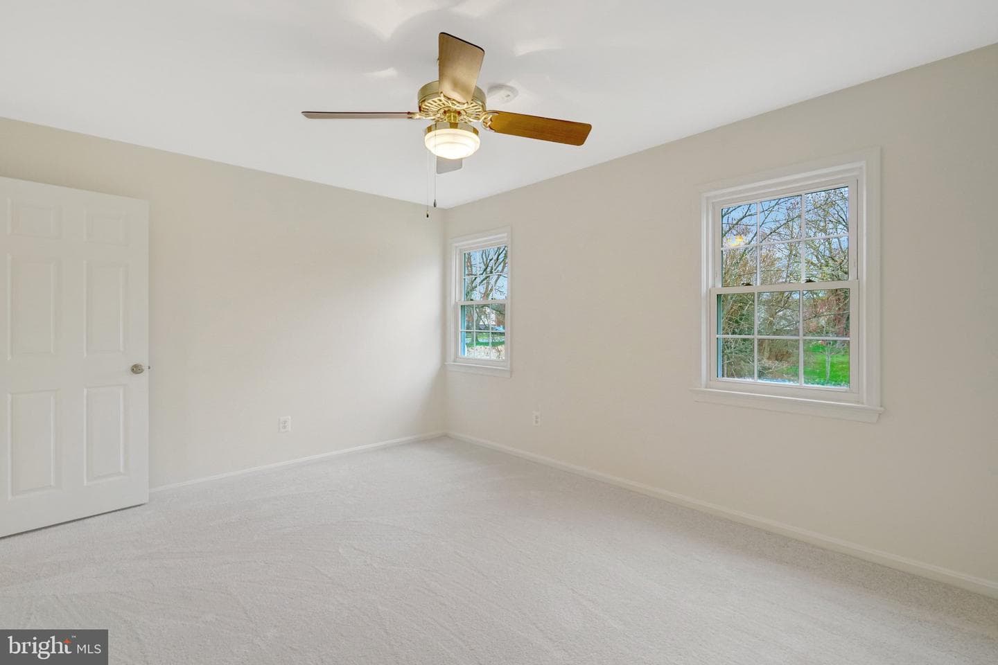 7627 Luton Place photo 36