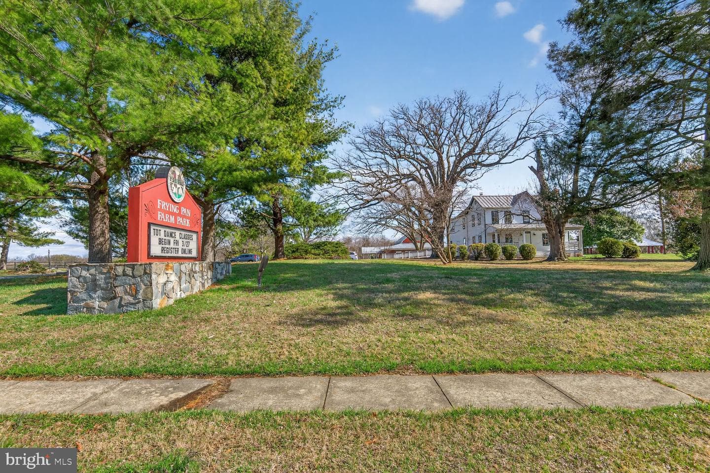 2790 Mansway Drive photo 58