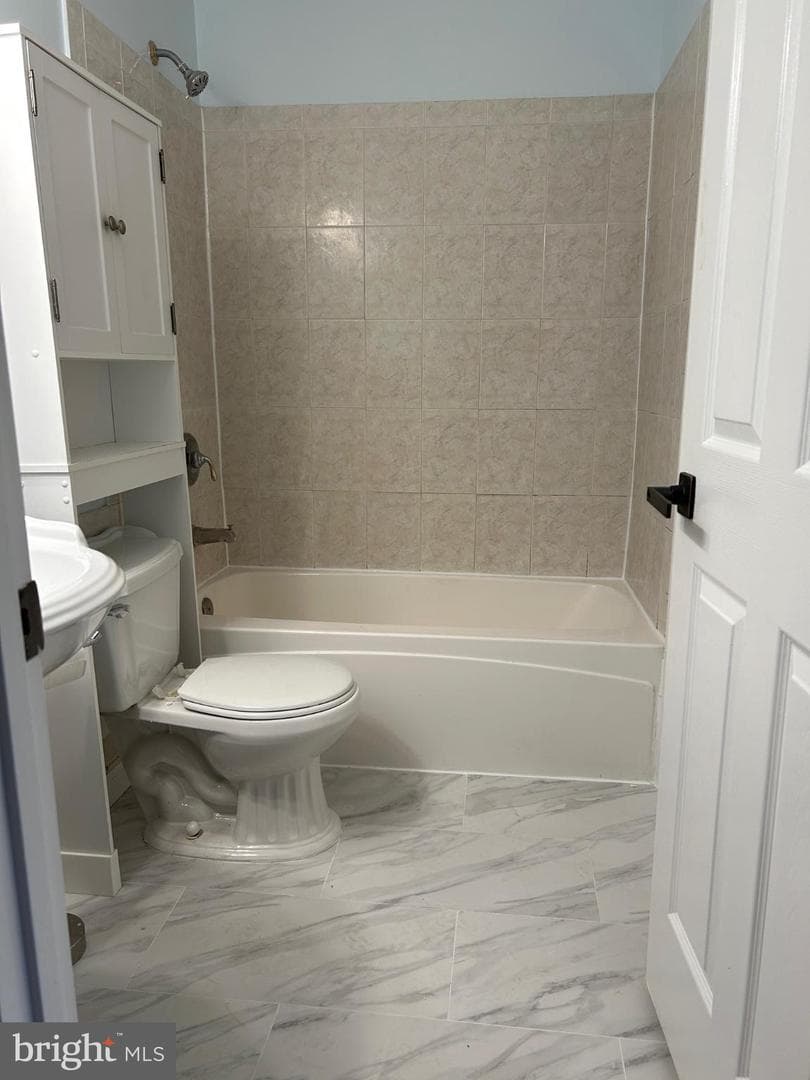 8317 Brookvale Court photo 9