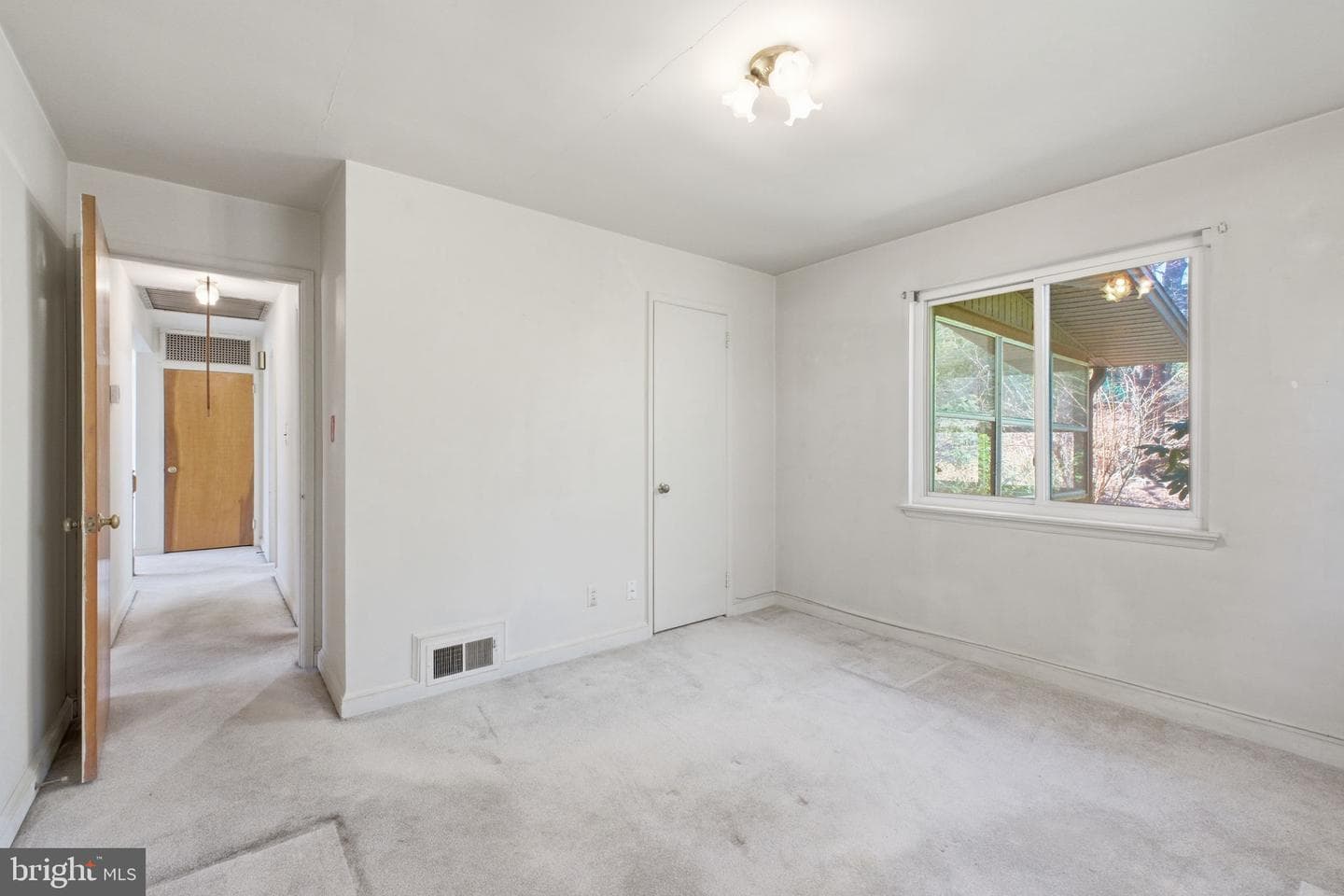 3806 Howard Street photo 16