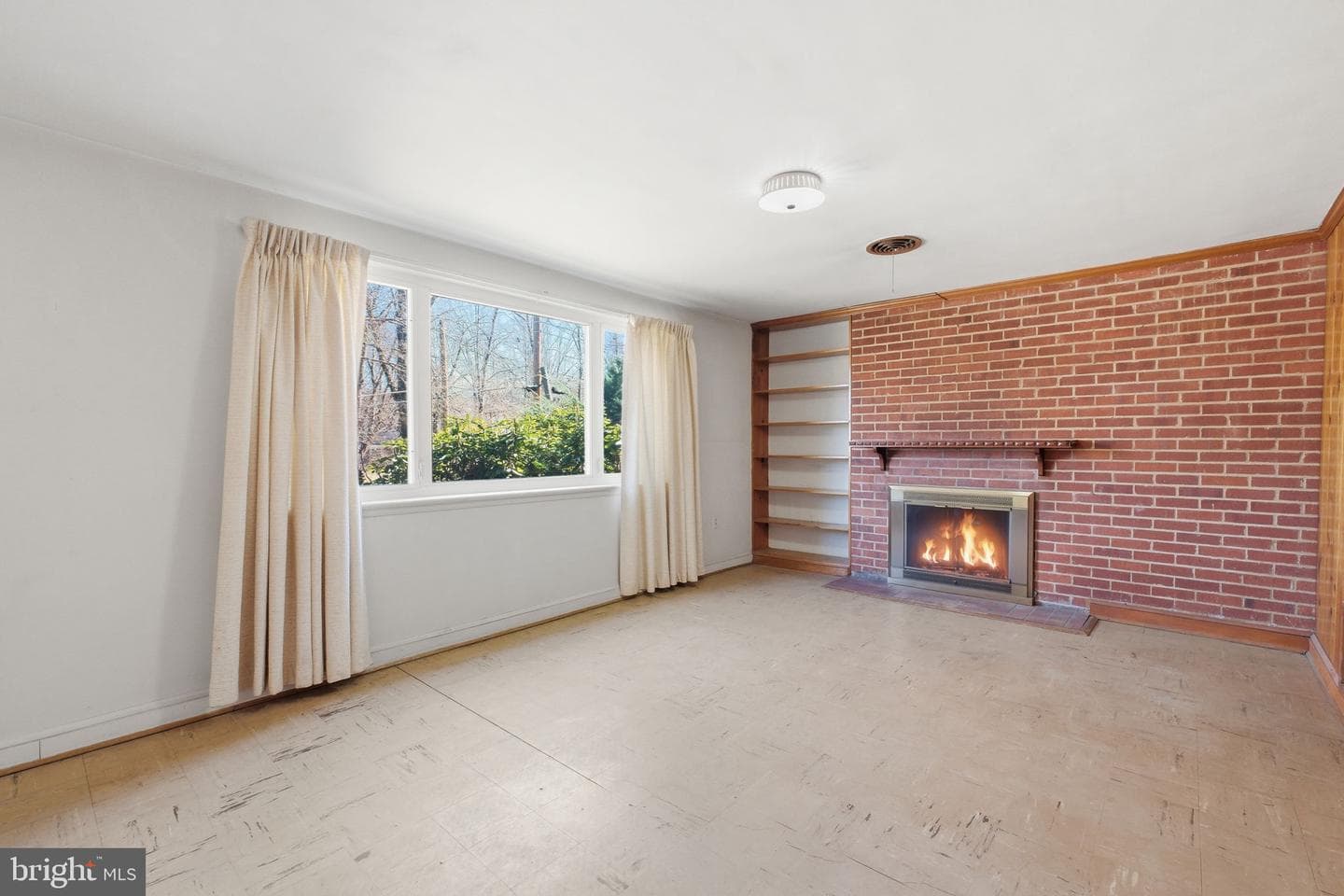 3806 Howard Street photo 4