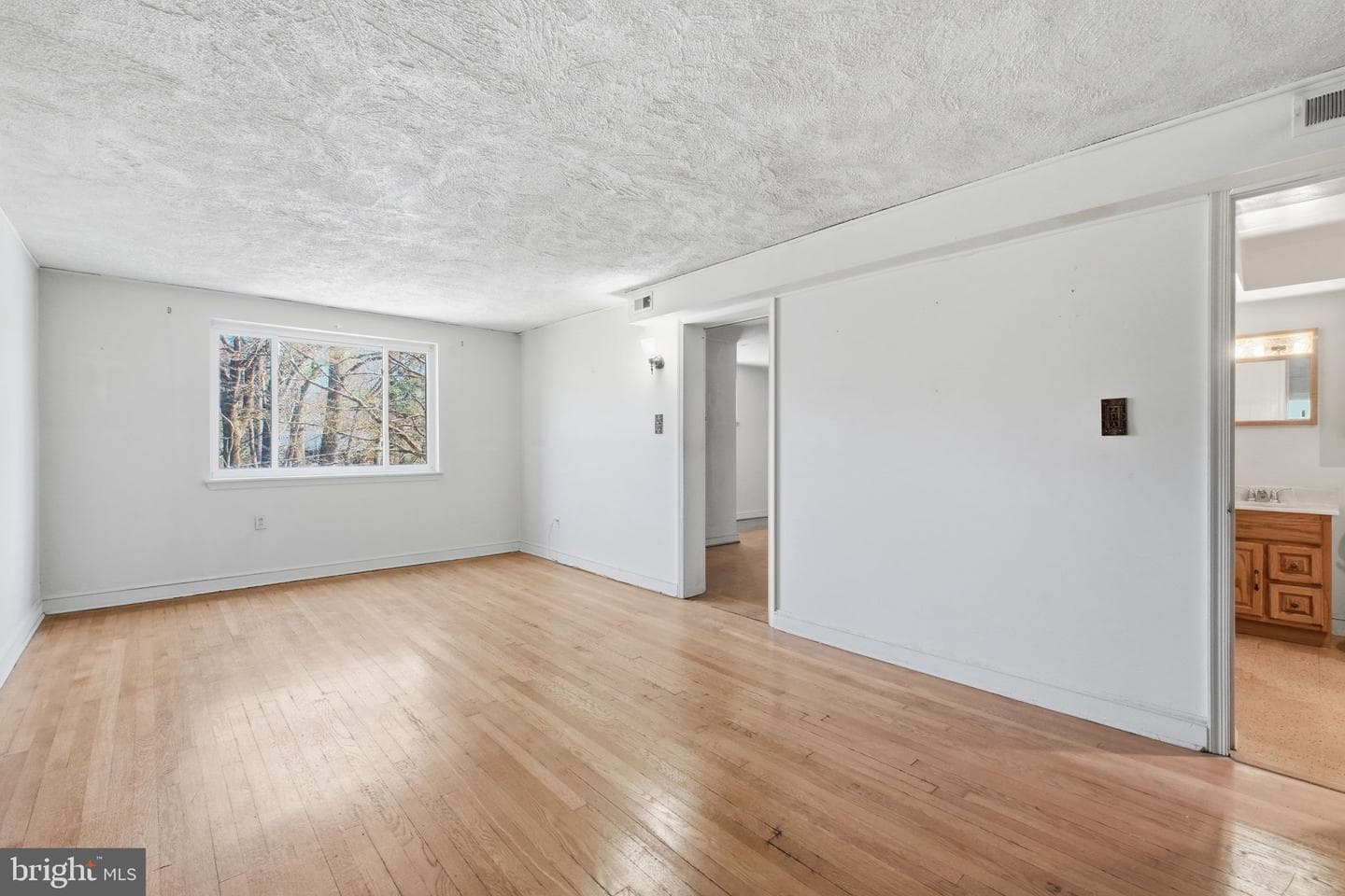 3806 Howard Street photo 7