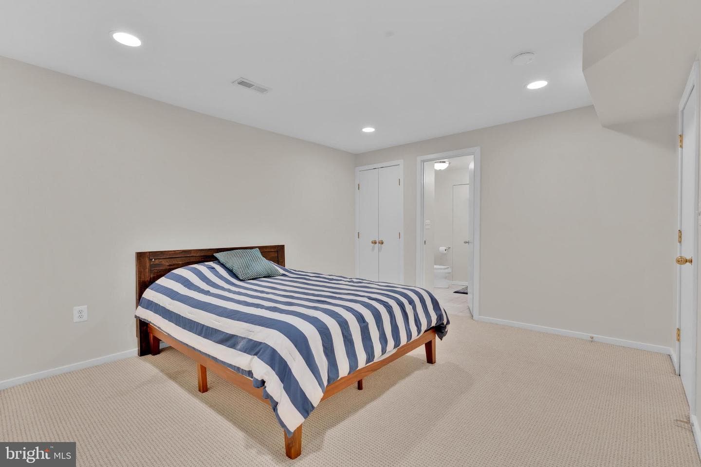 1502 Chain Bridge Court photo 40