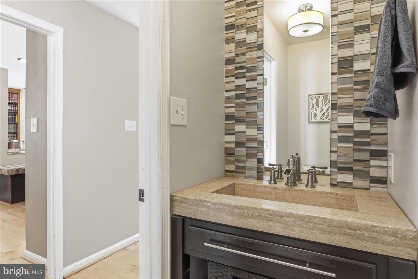 8006 Oak Hollow Lane photo 16