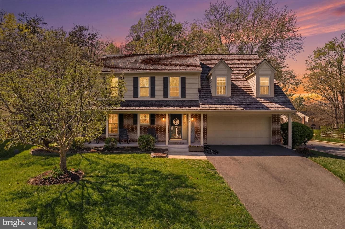 8006 Oak Hollow Lane photo 4