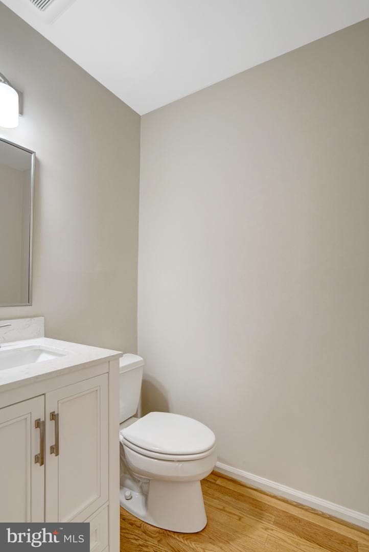 8523 Lakinhurst Lane photo 17