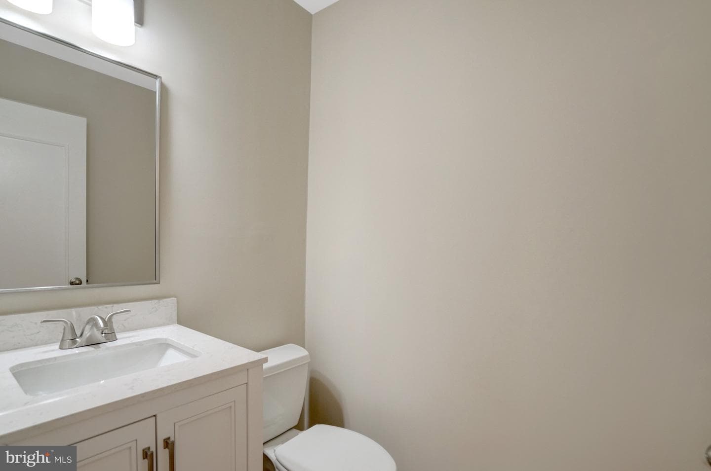 8523 Lakinhurst Lane photo 18