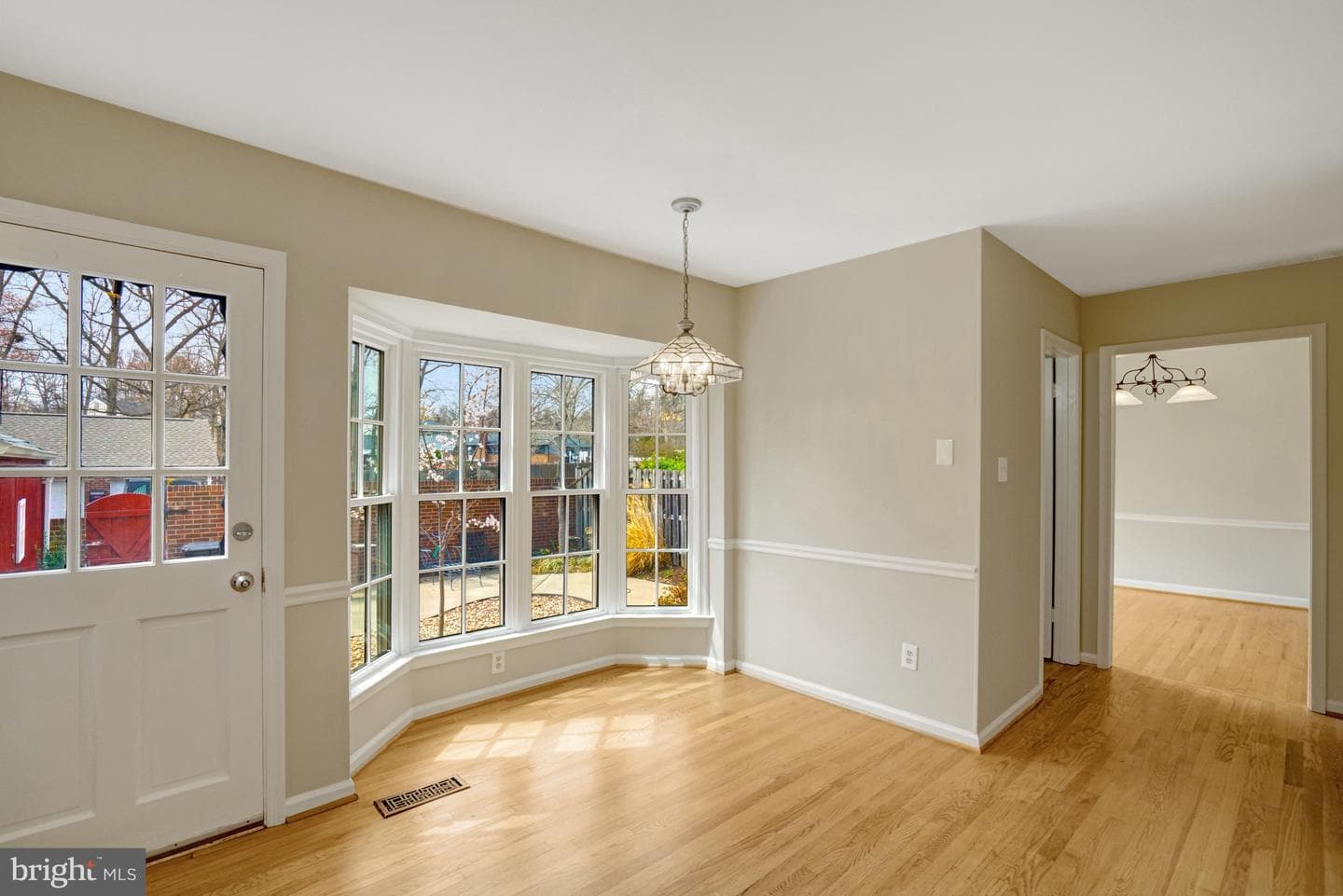 8523 Lakinhurst Lane photo 24