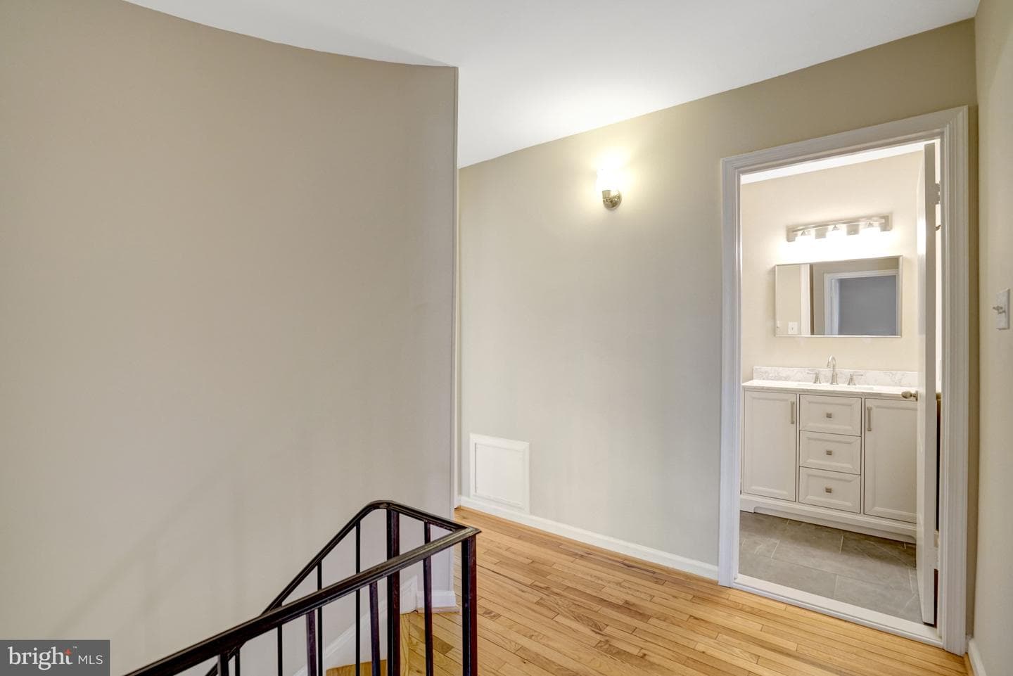 8523 Lakinhurst Lane photo 37