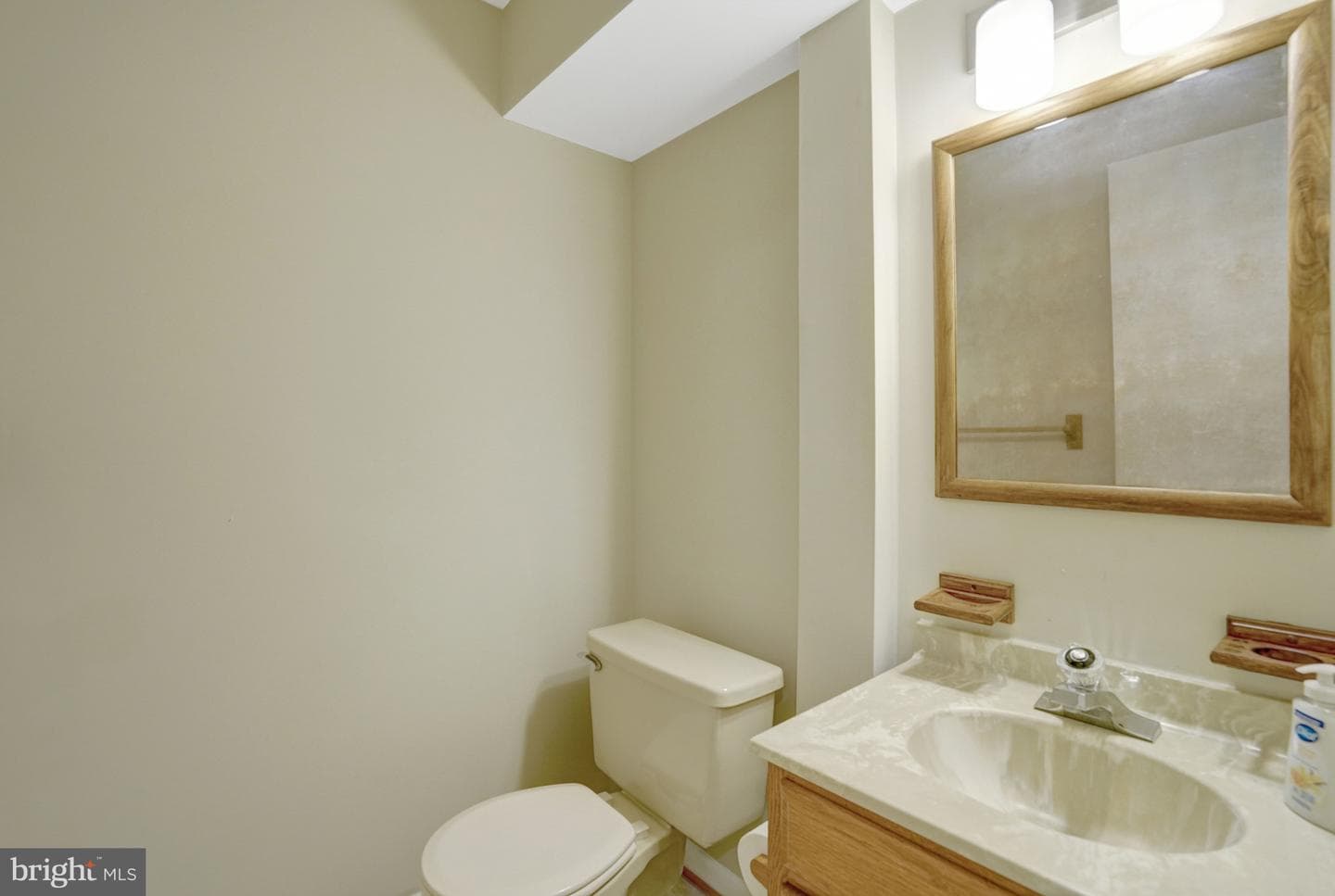 8523 Lakinhurst Lane photo 59