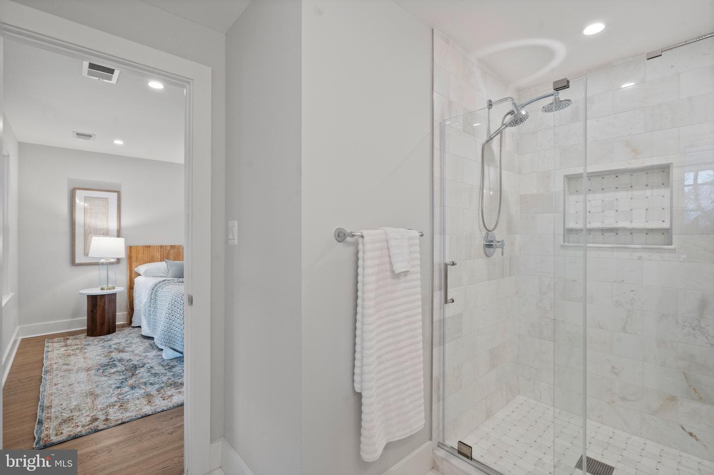 7204 Regent Drive photo 25