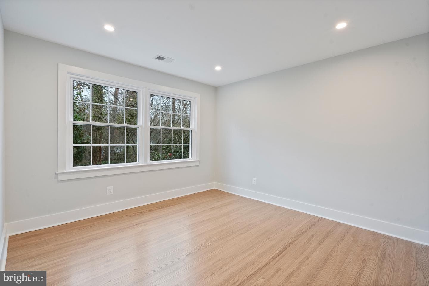 7204 Regent Drive photo 29
