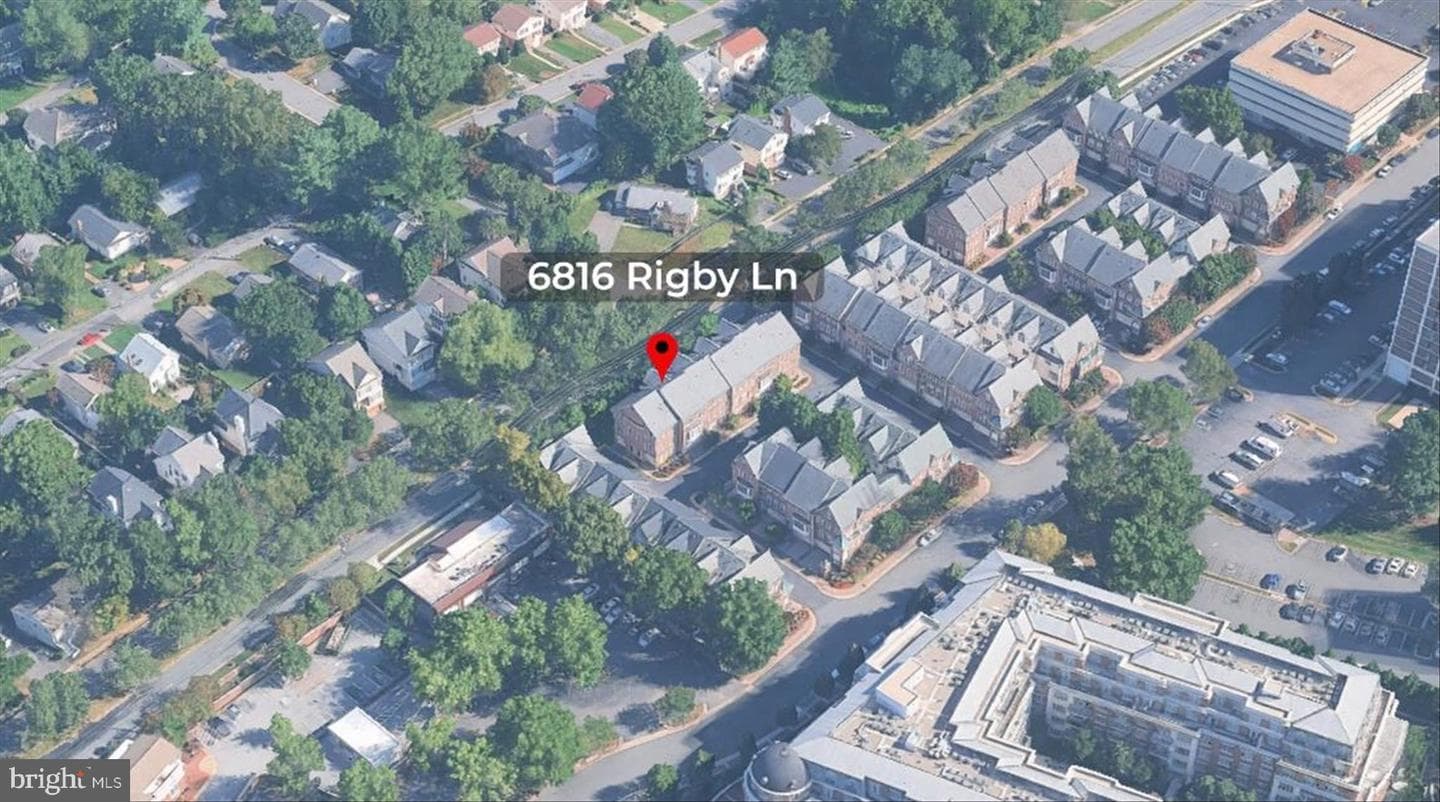6816 Rigby Lane photo 2