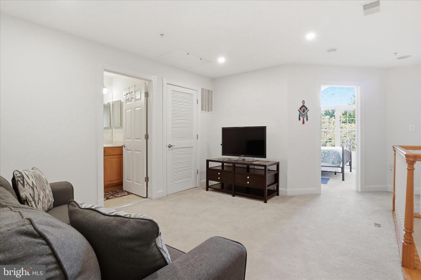 6816 Rigby Lane photo 25