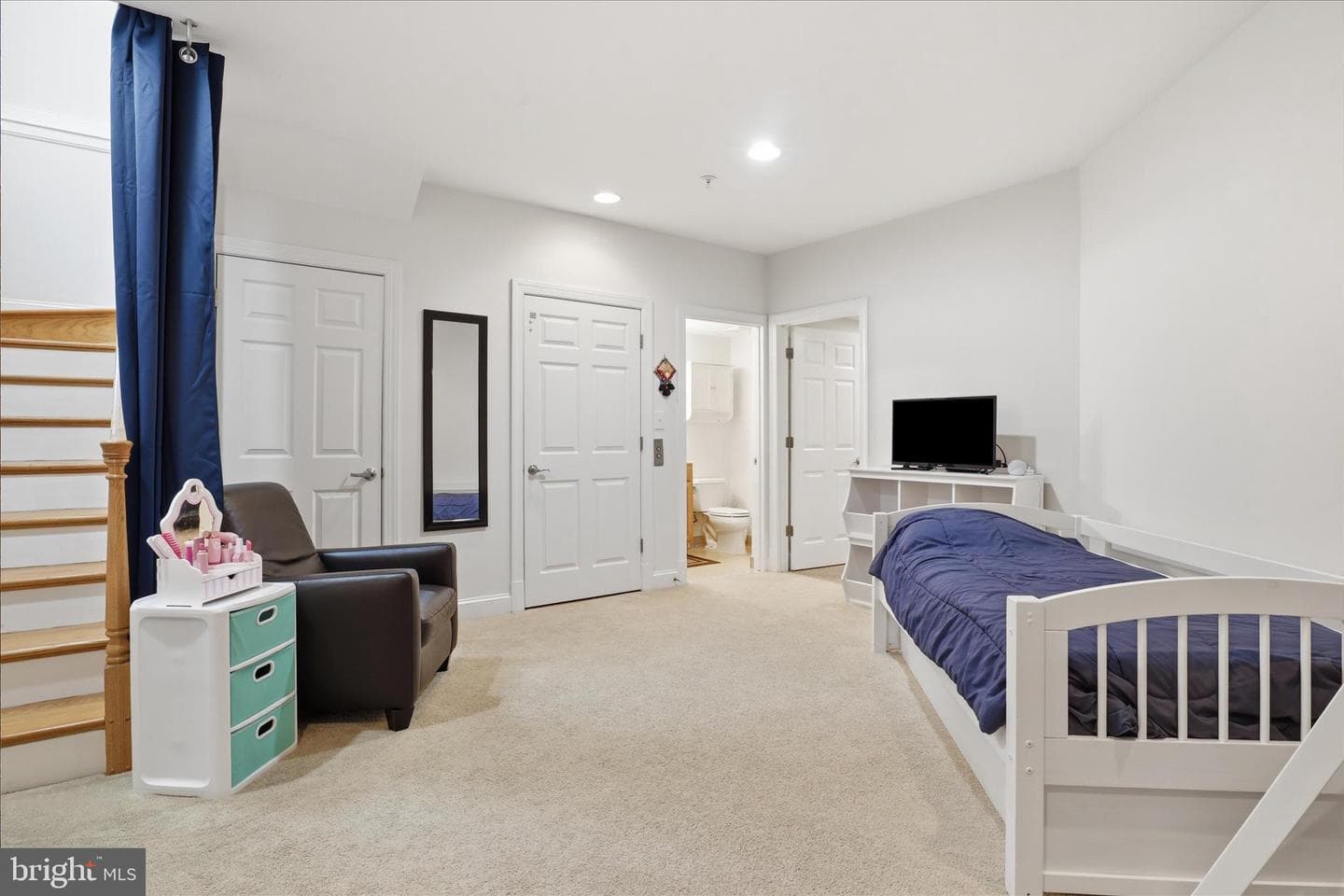 6816 Rigby Lane photo 32