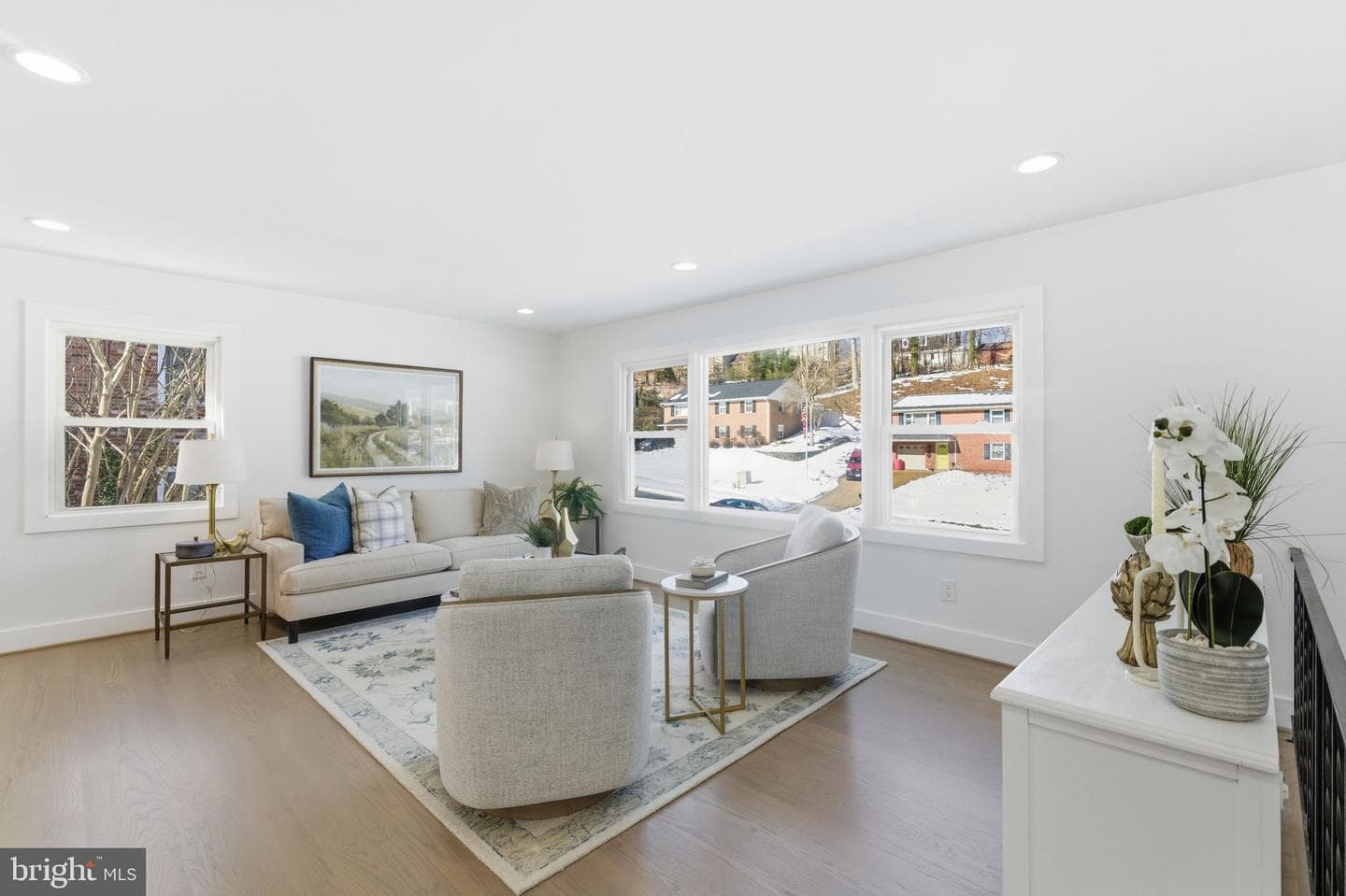 8615 Kerry Lane photo 4