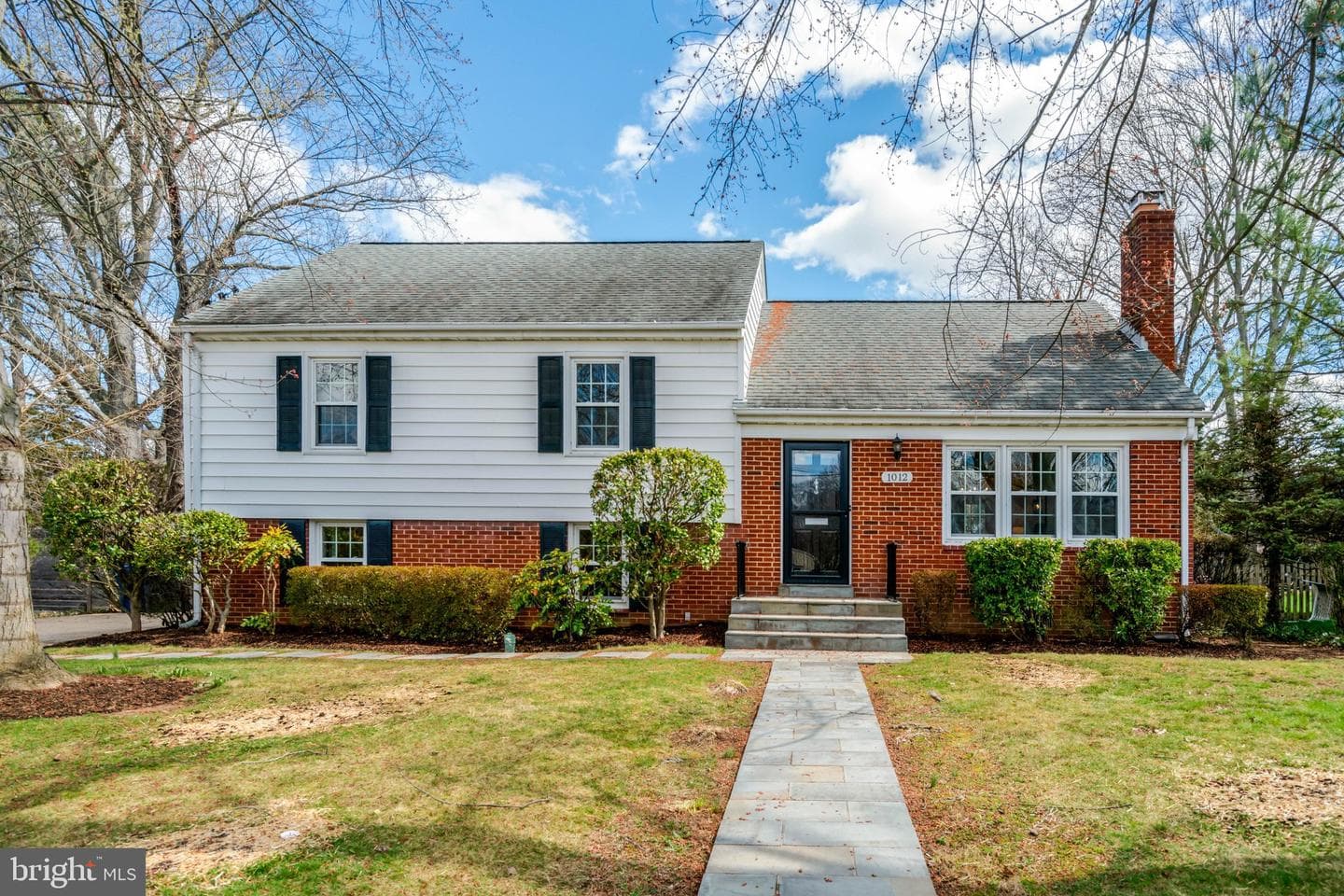 1012 Croton Drive photo 2