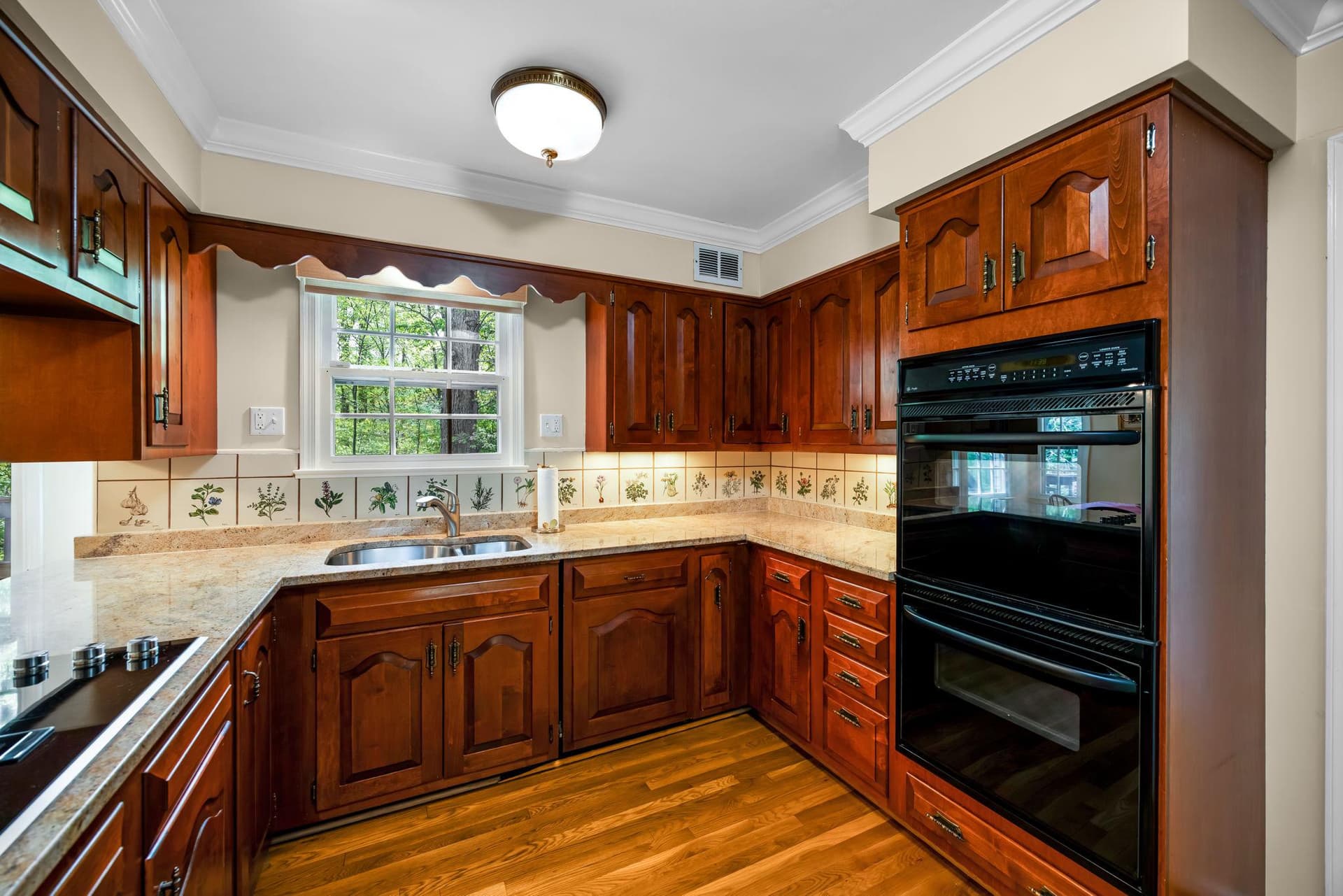 718 Ridge Drive photo 30