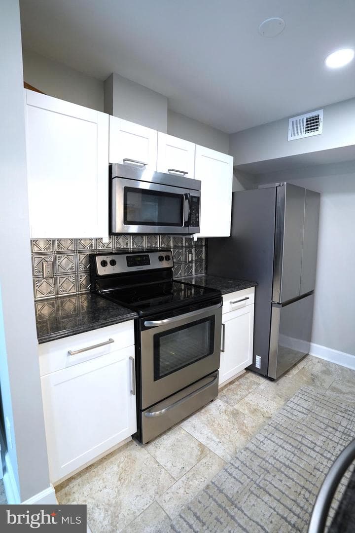 6223 Stonepath Circle photo 10