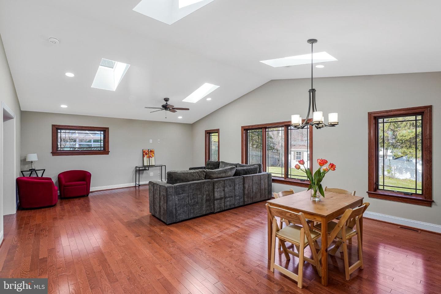 8806 Cromwell Drive photo 9
