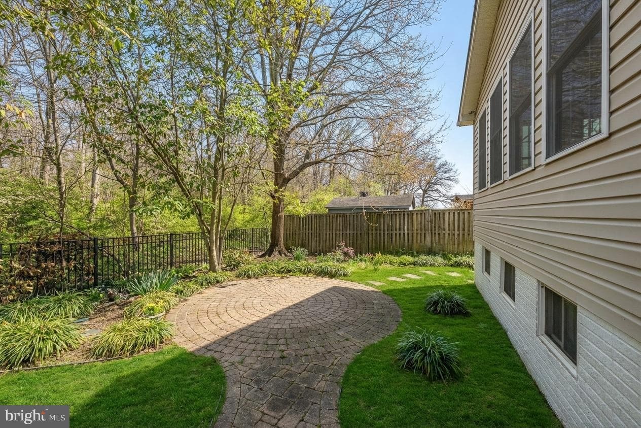7009 Quander Road photo 12