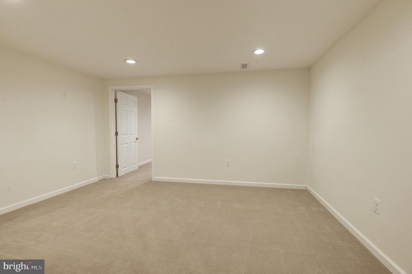 7985 Foxmoor Drive photo 48