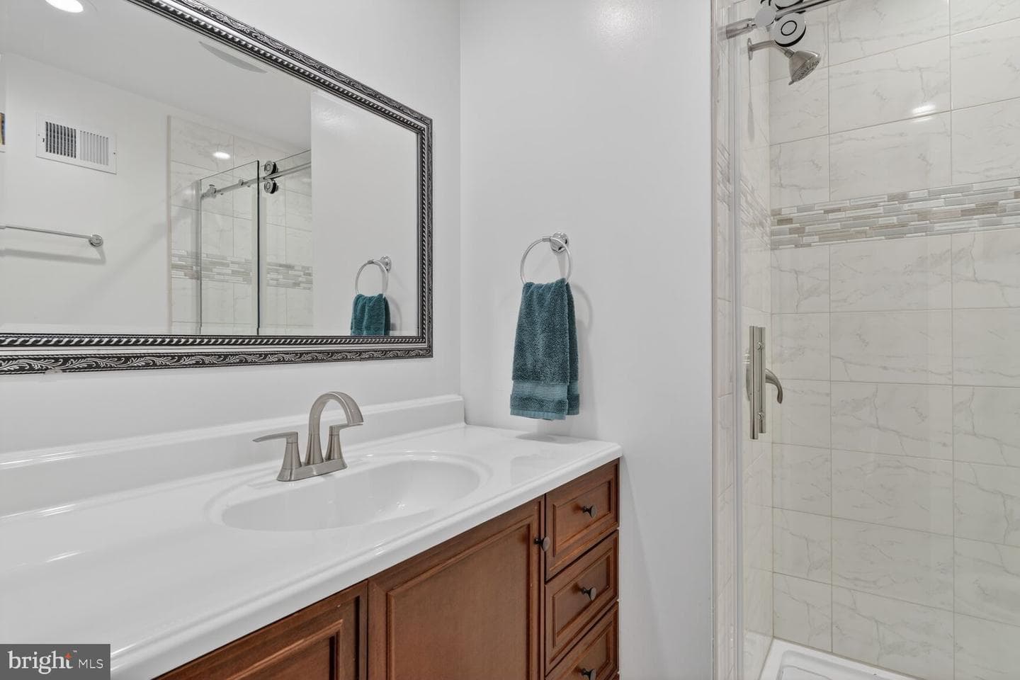 4406 Roundhill Road photo 18