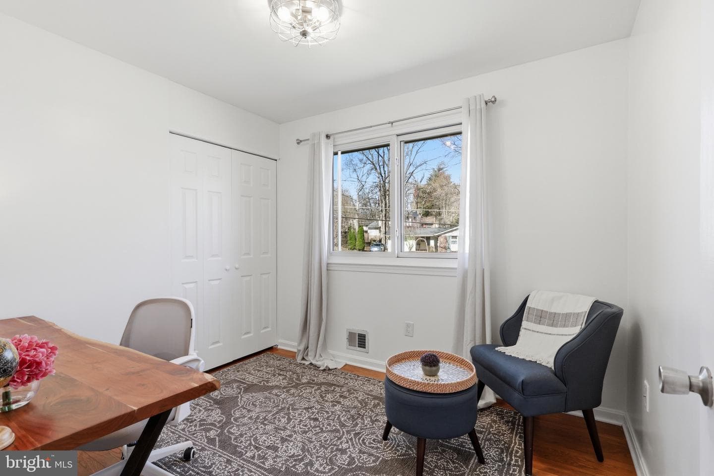5613 Eastbourne Drive photo 11