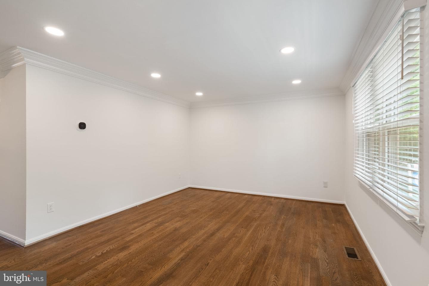 3050 Silent Valley Drive photo 10