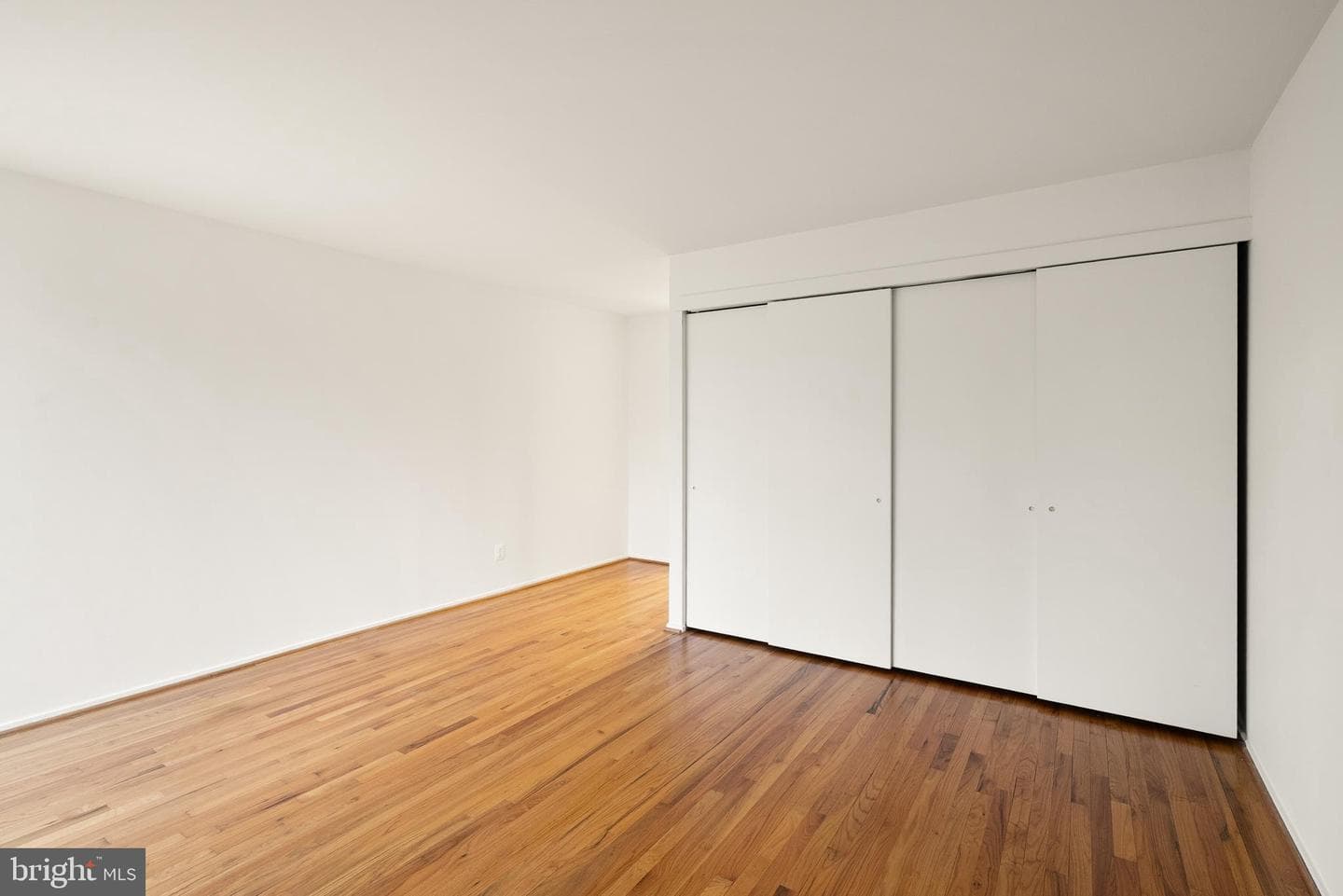 11465 Washington Plaza W photo 20
