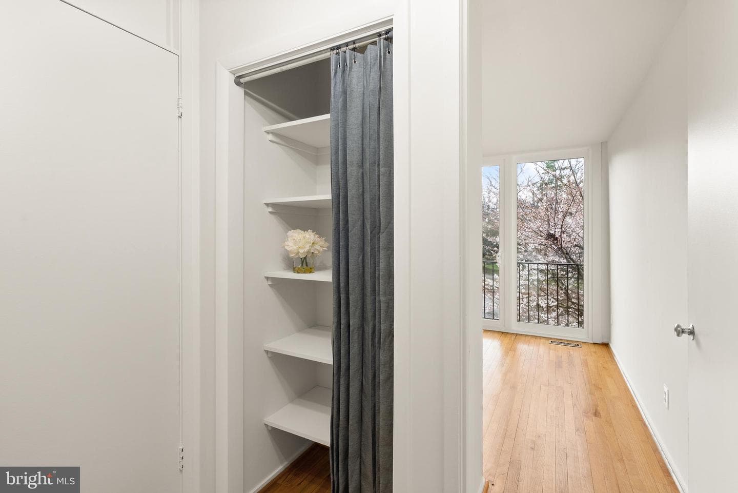11465 Washington Plaza W photo 23