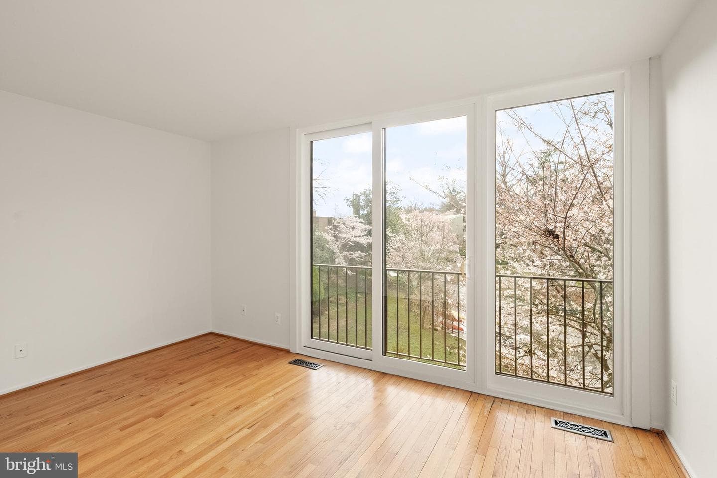 11465 Washington Plaza W photo 25