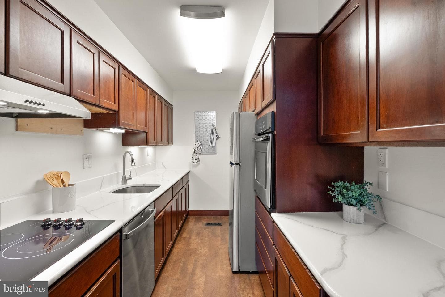 11465 Washington Plaza W photo 8