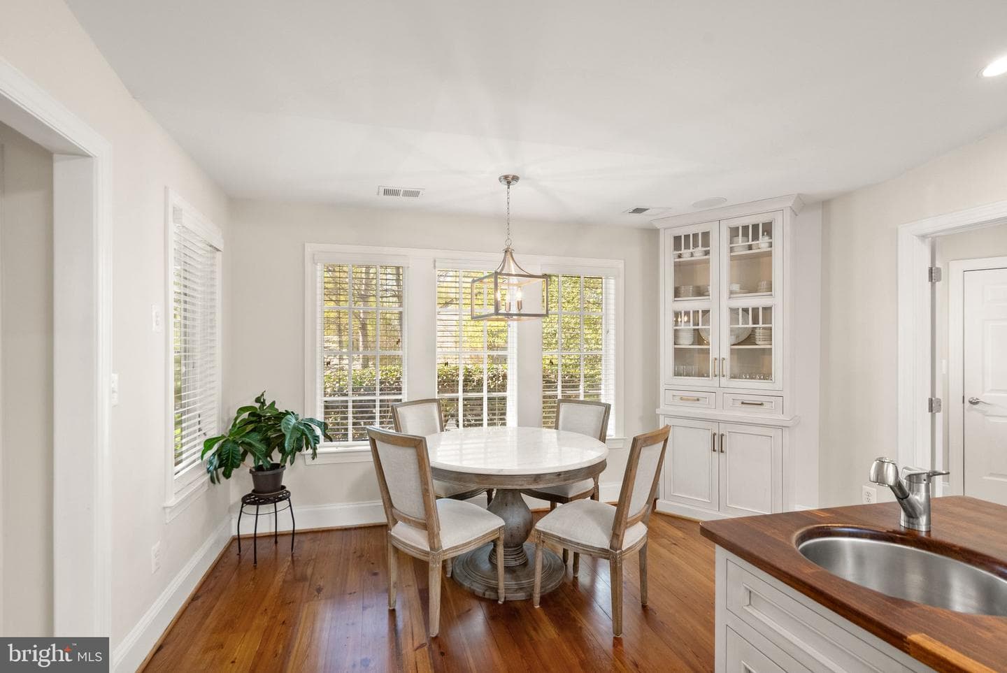 11809 Wayland Street photo 32