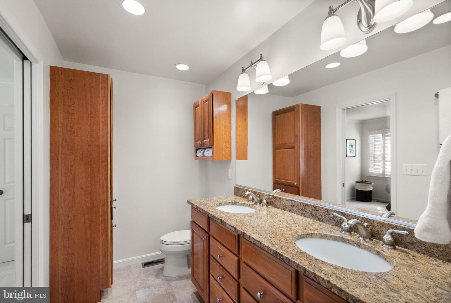11809 Wayland Street photo 37