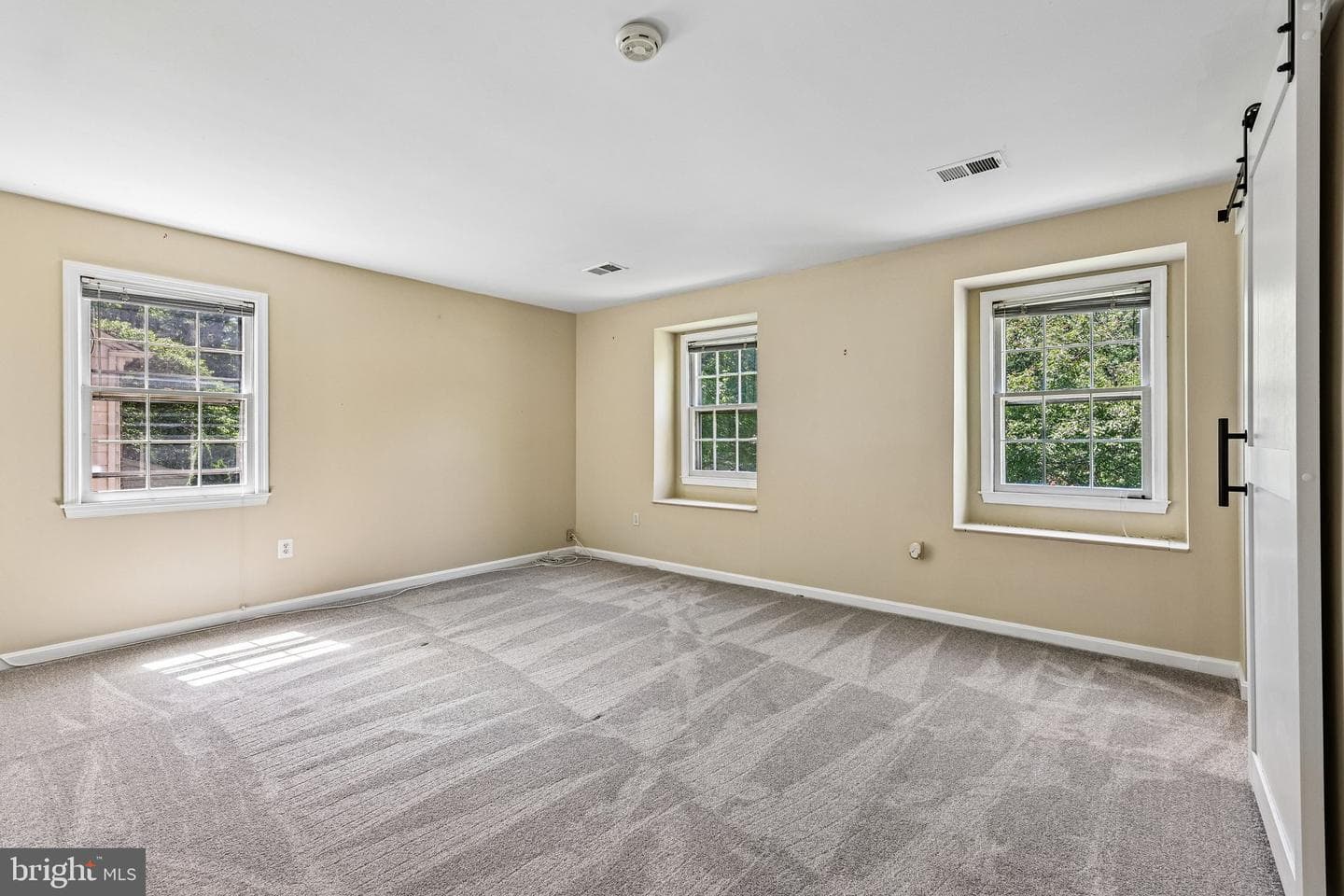 2484 Freetown Drive photo 31