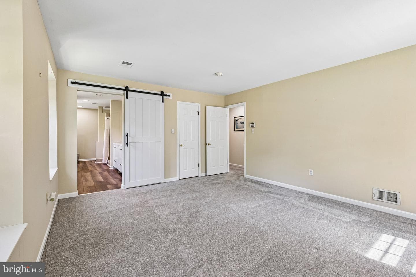 2484 Freetown Drive photo 33
